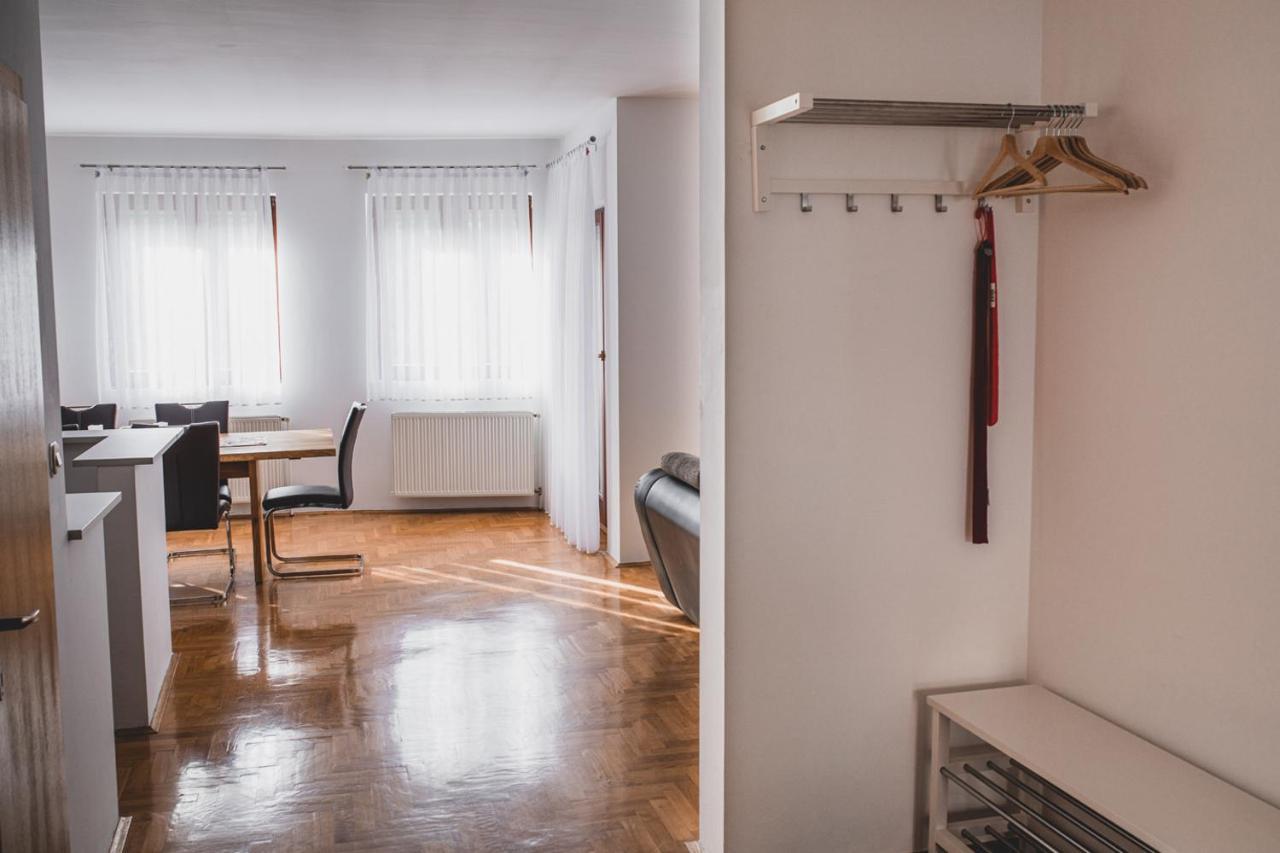 Helles 3 Schlafzimmer Apartment Zwischen Zagreb Zentrum & Natur Exterior foto